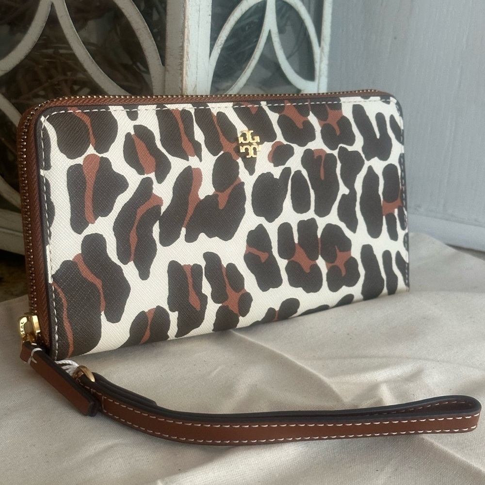 New Tory Burch EMERSON PRINTED ZIP CONTINENTAL WALLET BEIGE REVA LEOPARDS